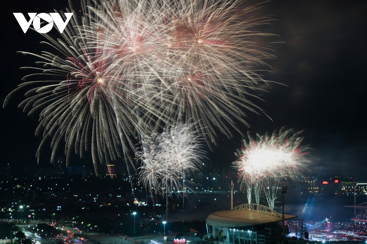 man nhan man phao hoa an tuong ket thuc chuong trinh nghe thuat Am vang to quoc hinh anh 10