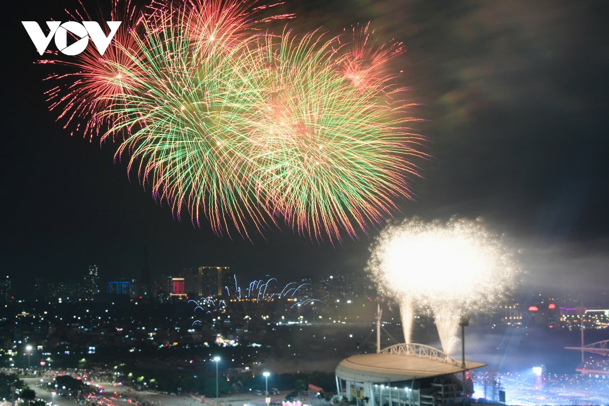 man nhan man phao hoa an tuong ket thuc chuong trinh nghe thuat Am vang to quoc hinh anh 4