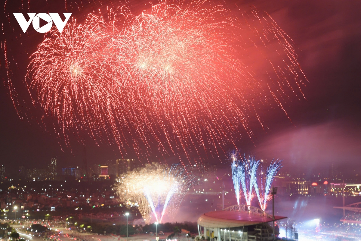 man nhan man phao hoa an tuong ket thuc chuong trinh nghe thuat Am vang to quoc hinh anh 8