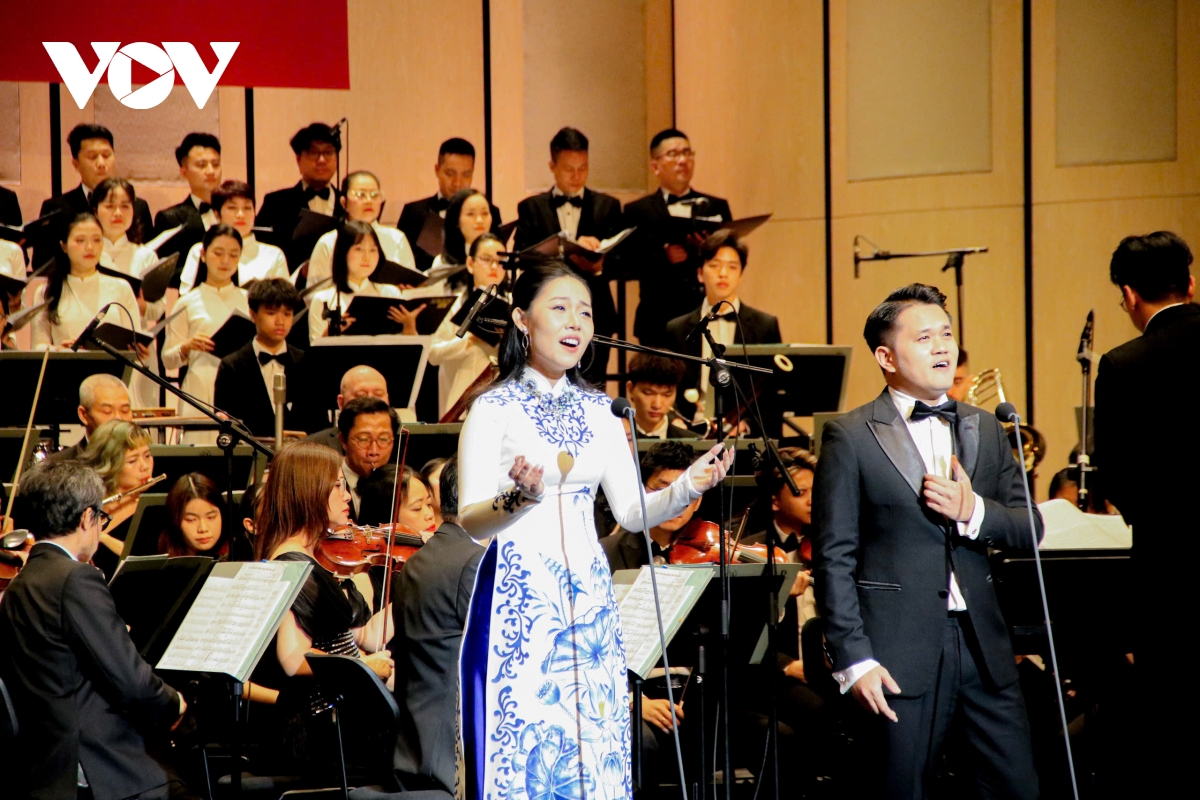  to quoc trong tim ban hoa ca xuc dong ve tinh yeu dat nuoc hinh anh 10