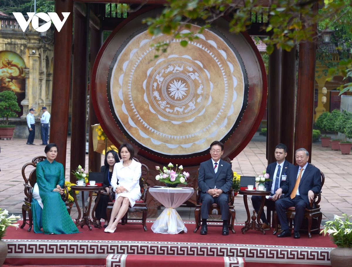 tong bi thu, chu tich nuoc va tong thong han quoc tham quan hoang thanh thang long hinh anh 4