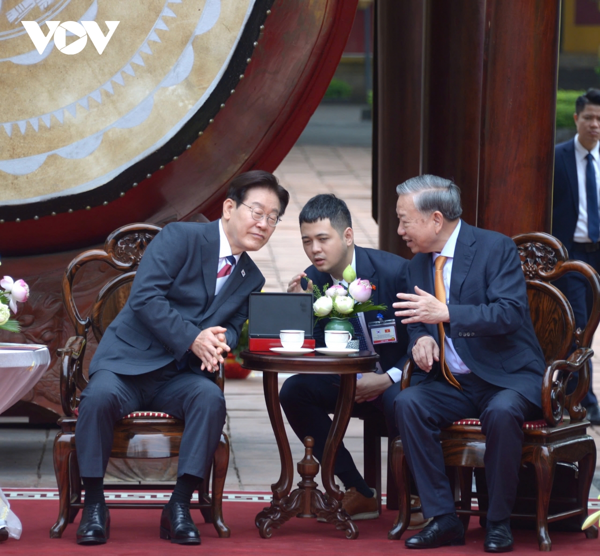 tong bi thu, chu tich nuoc va tong thong han quoc tham quan hoang thanh thang long hinh anh 6