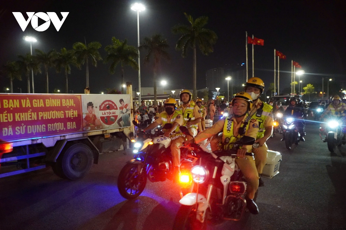 Da nang xu ly hang ngan truong hop thanh thieu nien vi pham tren duong pho hinh anh 3