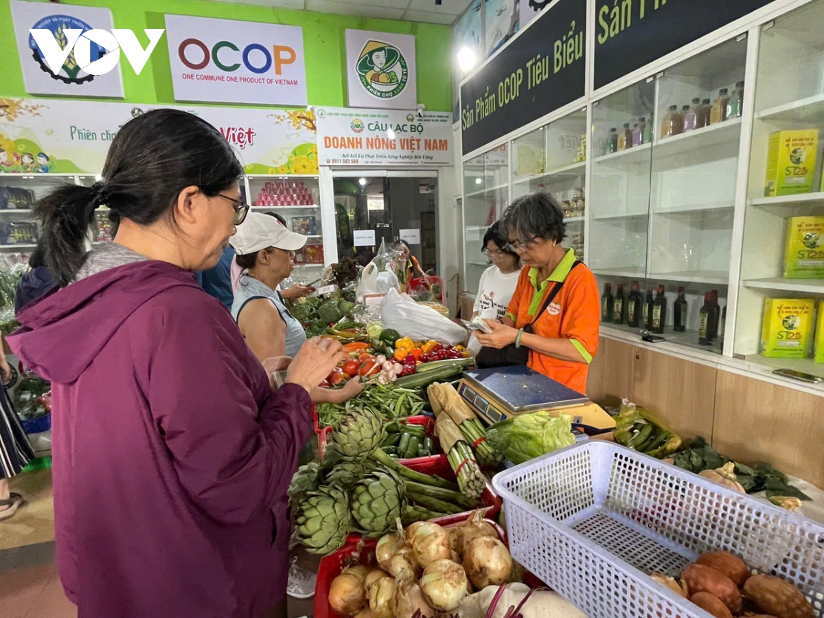 phien cho xanh 10 nam miet mai ket noi nong dan voi nguoi tieu dung tp.hcm hinh anh 1