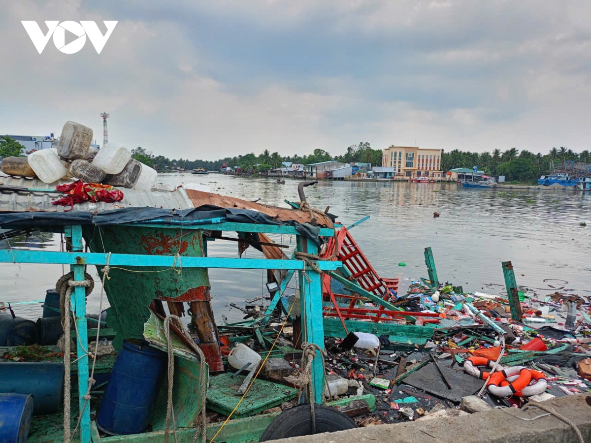 chay, no tau ca tai ben pha tac cau an giang khien 7 nguoi bi thuong hinh anh 1