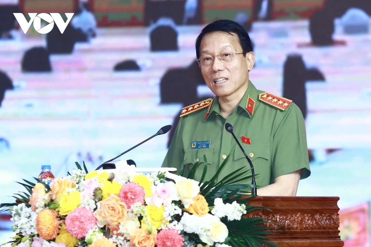 bo truong bo cong an luong tam quang tiep xuc cu tri tai tinh hung yen hinh anh 2