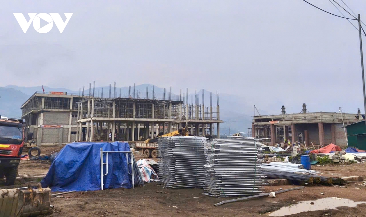 cong trinh truong noi tru lien cap son la ky nghi le nhung khong nghi viec hinh anh 3