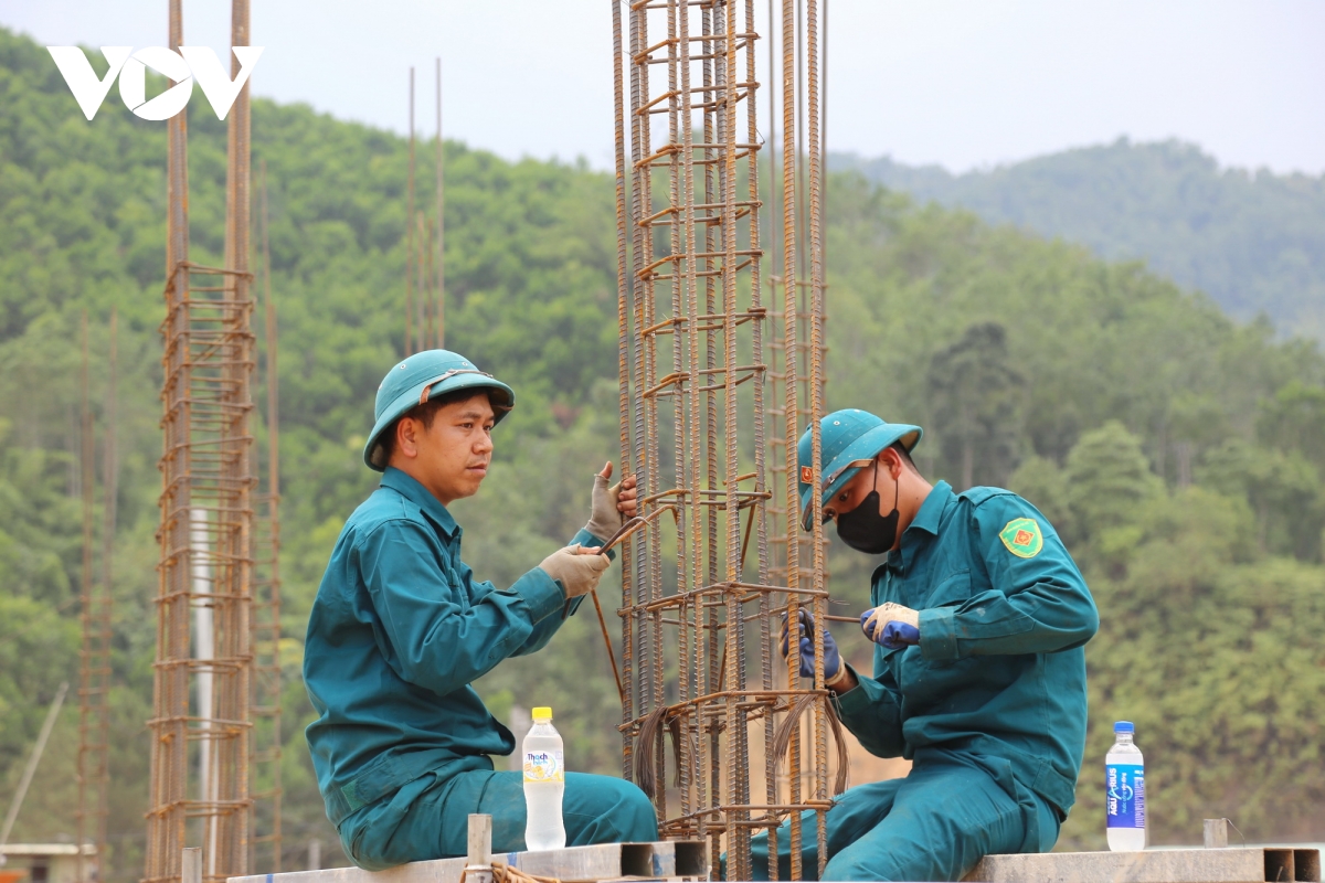6 truong bien gioi o Da nang chi dinh thau, trai tham van cham tien do hinh anh 3