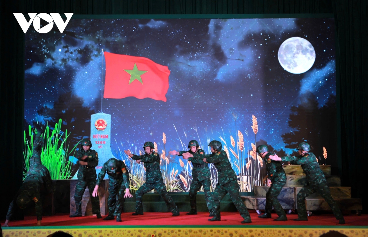 ngon ngu dan toc thieu so cau noi vung ben o bien gioi lang son hinh anh 4