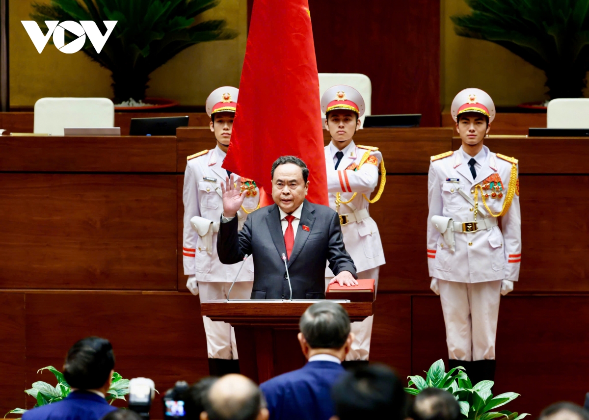 chum anh chu tich quoc hoi tran thanh man tuyen the nham chuc hinh anh 3