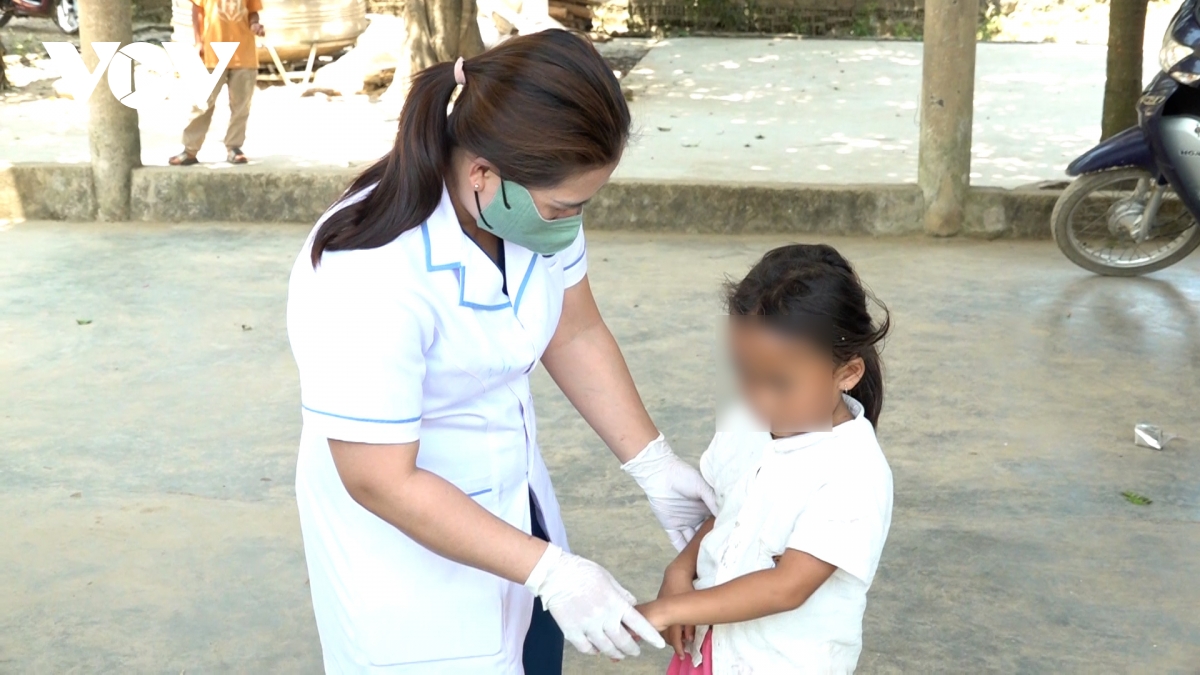 Dak lak chu dong kiem soat dich benh o tre em hinh anh 2