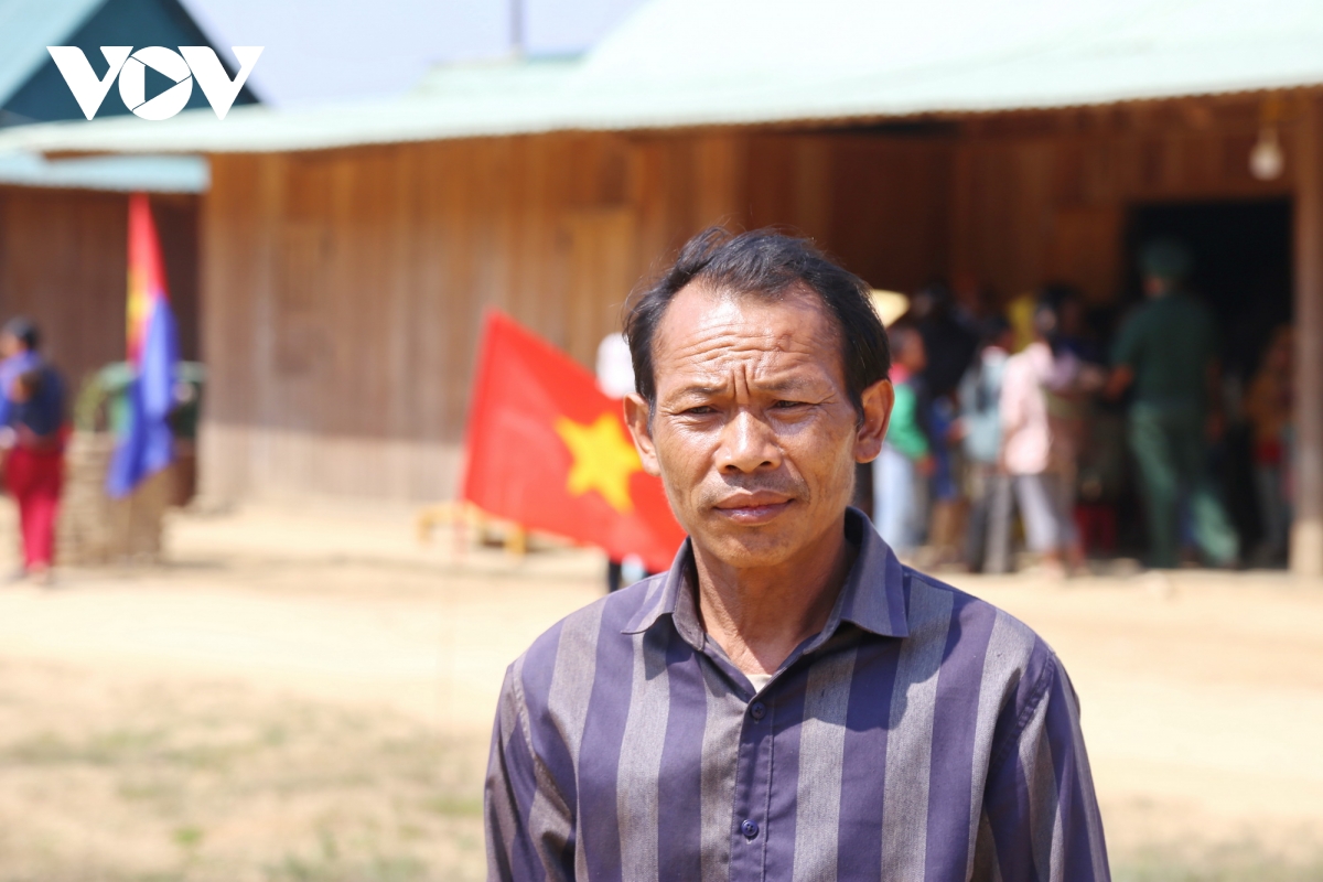 tet bunpimay giua dai ngan gan ket nghia tinh bien gioi viet lao hinh anh 2