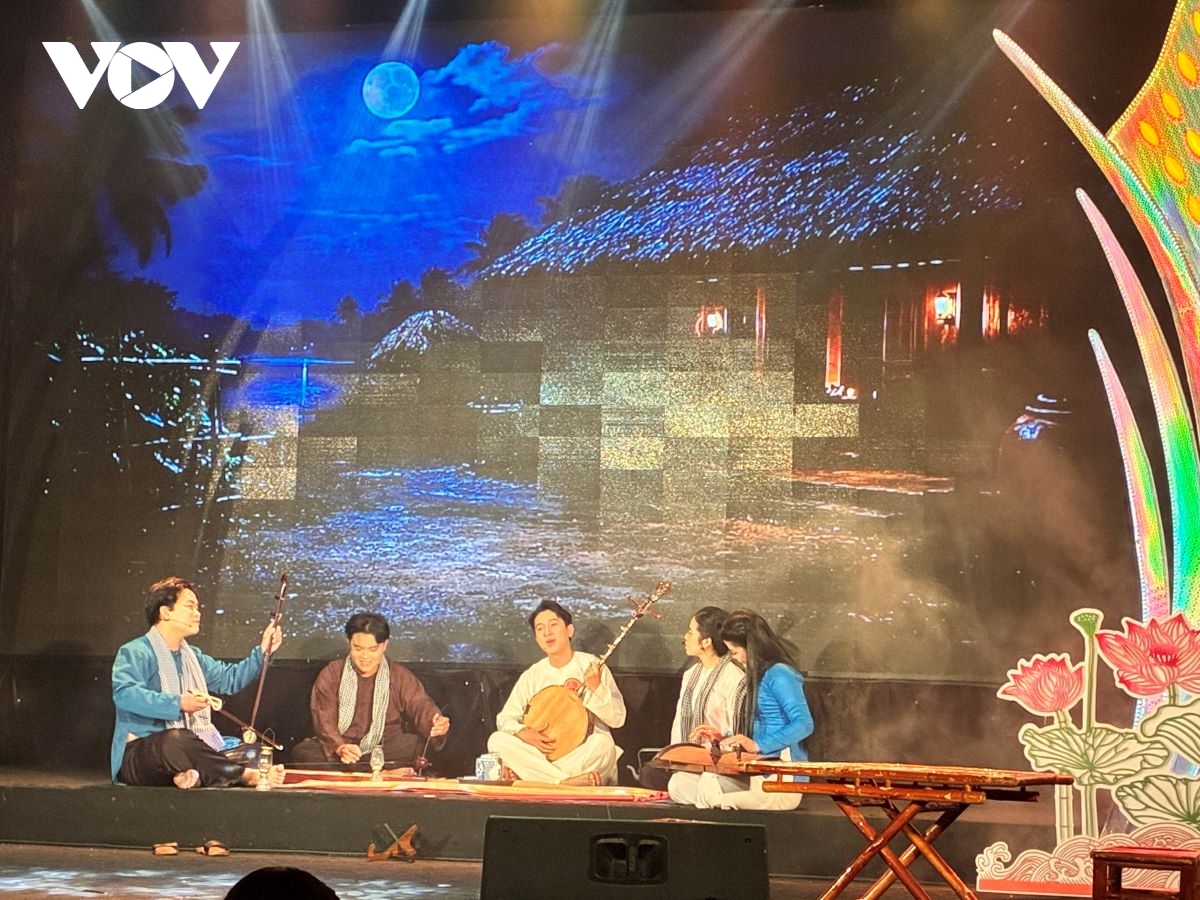 lan dau to chuc khong gian mo, bong lua vang 2026 tang suc hut hinh anh 1