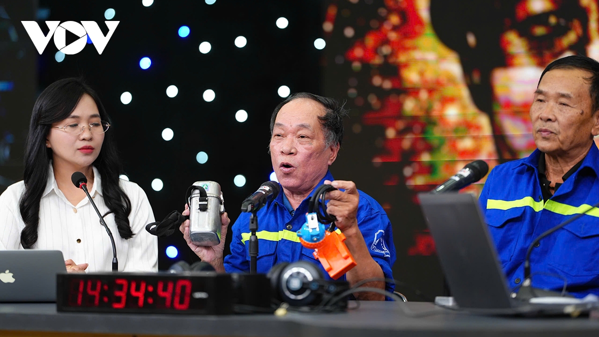 phat thanh truc tiep, noi ban linh nguoi lam bao duoc thu thach hinh anh 3