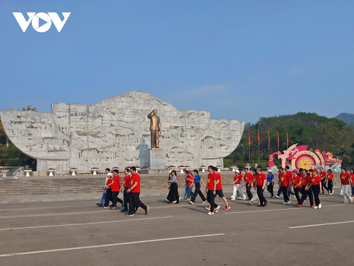 gan 1.500 dai bieu tham gia mit tinh phat dong ngay suc khoe toan dan tai son la hinh anh 3