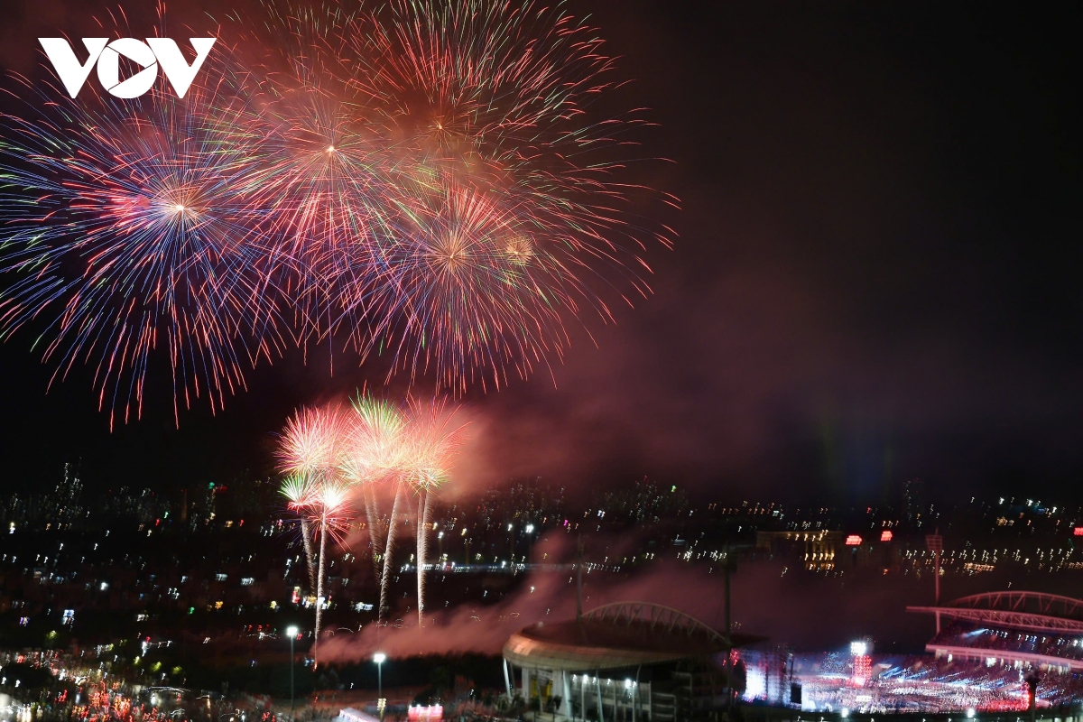 man nhan man phao hoa an tuong ket thuc chuong trinh nghe thuat Am vang to quoc hinh anh 12