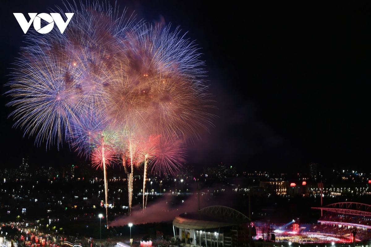 man nhan man phao hoa an tuong ket thuc chuong trinh nghe thuat Am vang to quoc hinh anh 13