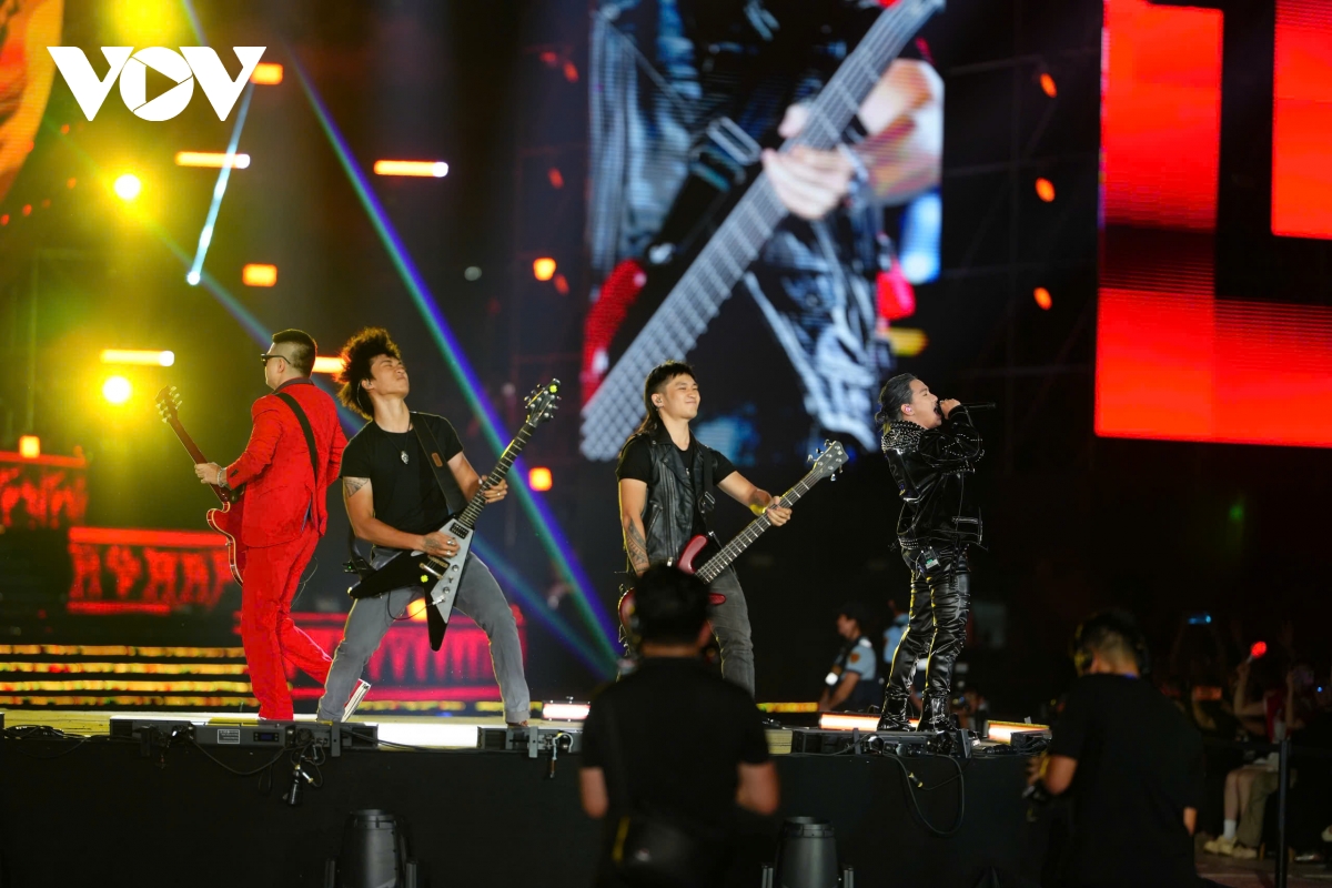 hang nghin khan gia doi mua xem concert quoc gia Am vang to quoc hinh anh 15