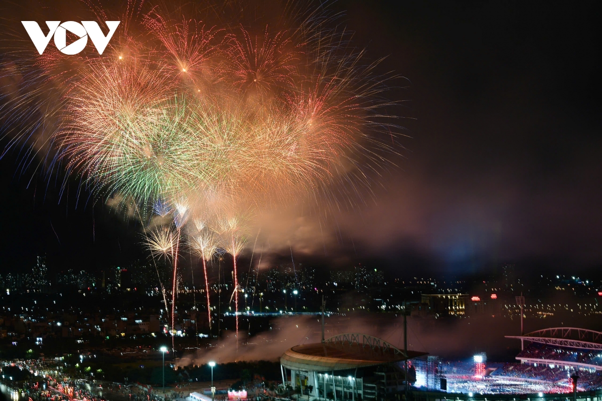 man nhan man phao hoa an tuong ket thuc chuong trinh nghe thuat Am vang to quoc hinh anh 15