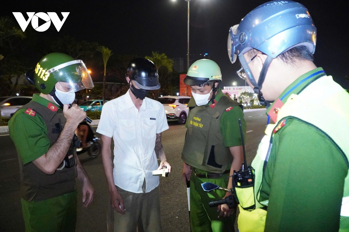 Da nang xu ly hang ngan truong hop thanh thieu nien vi pham tren duong pho hinh anh 6