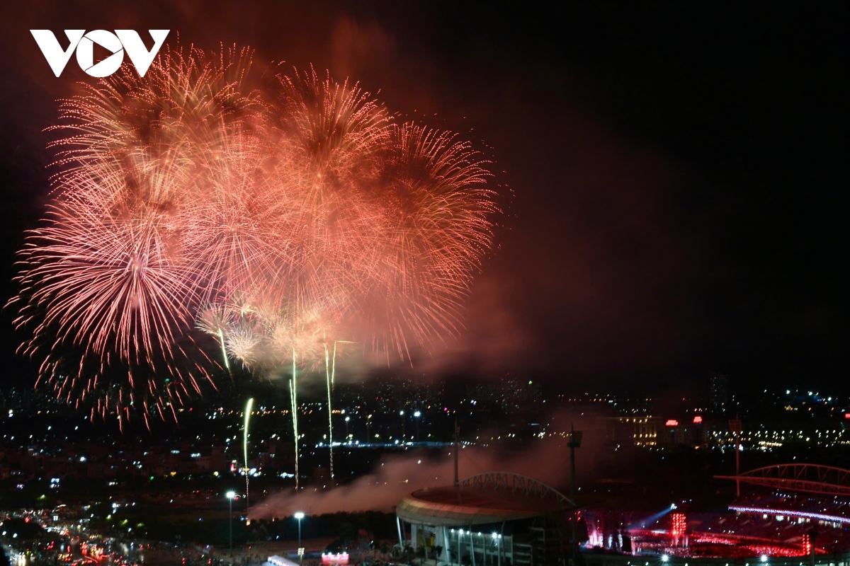 man nhan man phao hoa an tuong ket thuc chuong trinh nghe thuat Am vang to quoc hinh anh 14