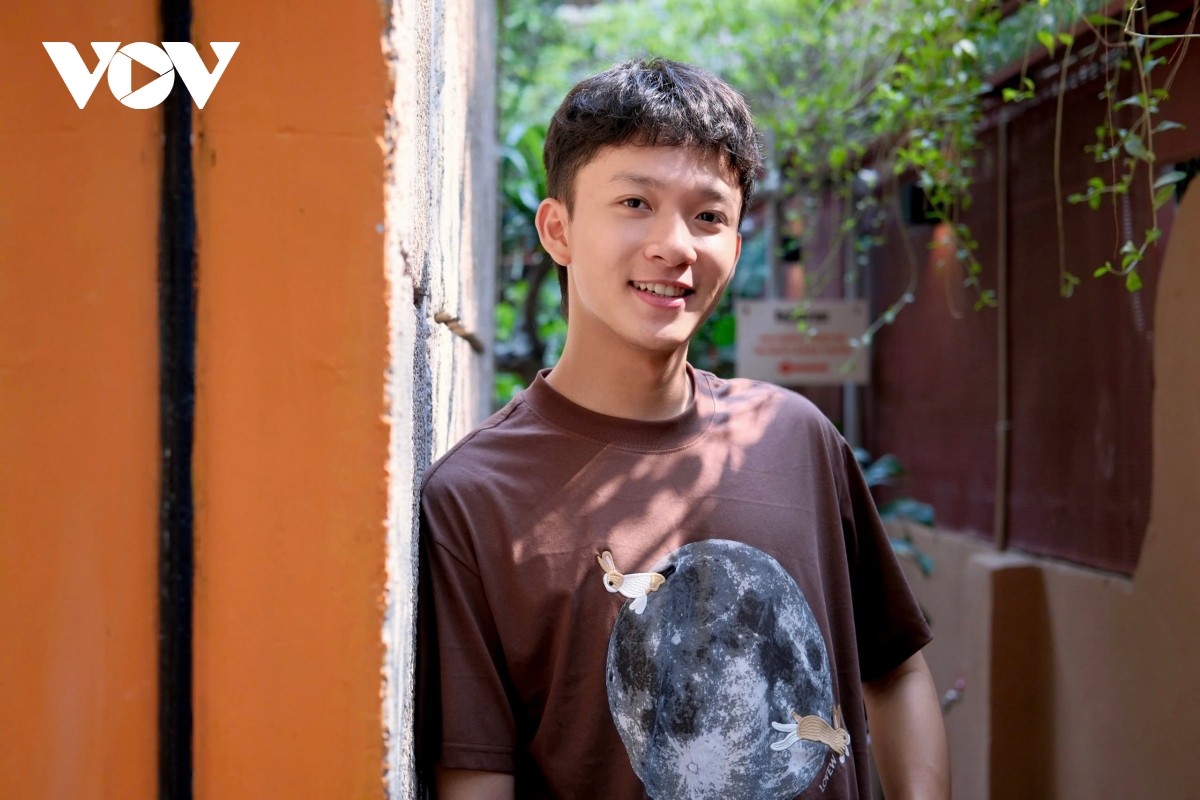 son tung noi ly do khoc nhieu khi dong buoc chan vao doi hinh anh 1