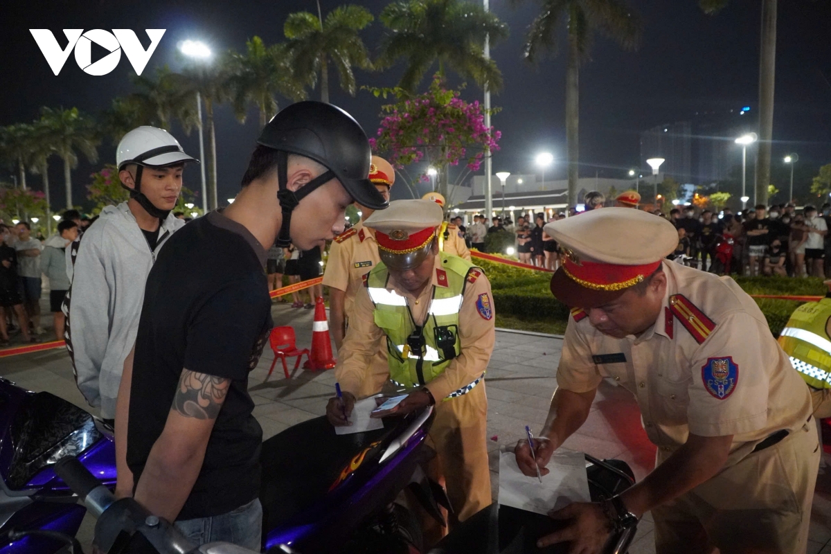 Da nang xu ly hang ngan truong hop thanh thieu nien vi pham tren duong pho hinh anh 7