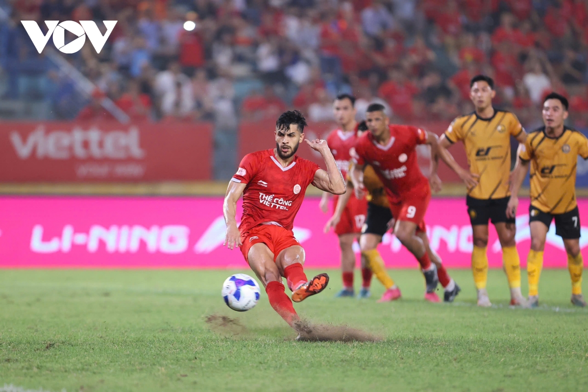 truc tiep the cong viettel 1-0 thanh hoa hlv popov nhan the do hinh anh 1