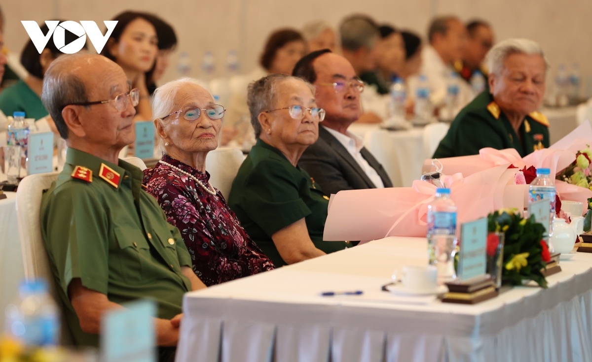 tp.hcm mong muon cac tuong linh, nhan chung lich su gop y, hien ke phat trien hinh anh 2