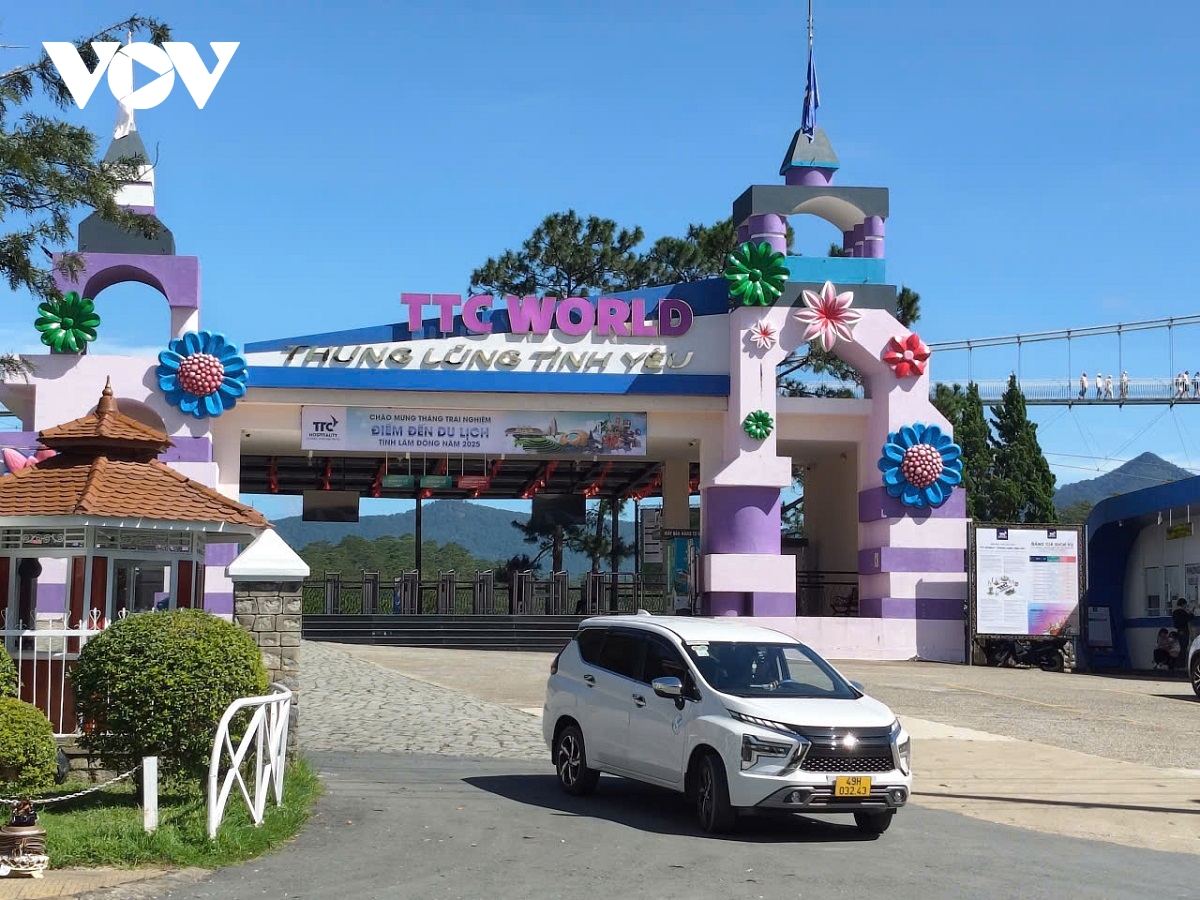 du lich lam Dong linh hoat tour duong bo, lam moi diem den don song du khach hinh anh 5