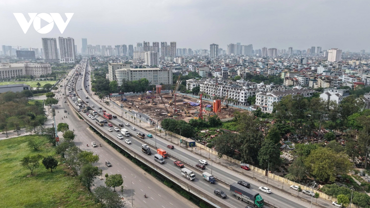 nguoi dan tro lai ha noi sau ky nghi gio to, nhieu cua ngo giao thong thuan loi hinh anh 6