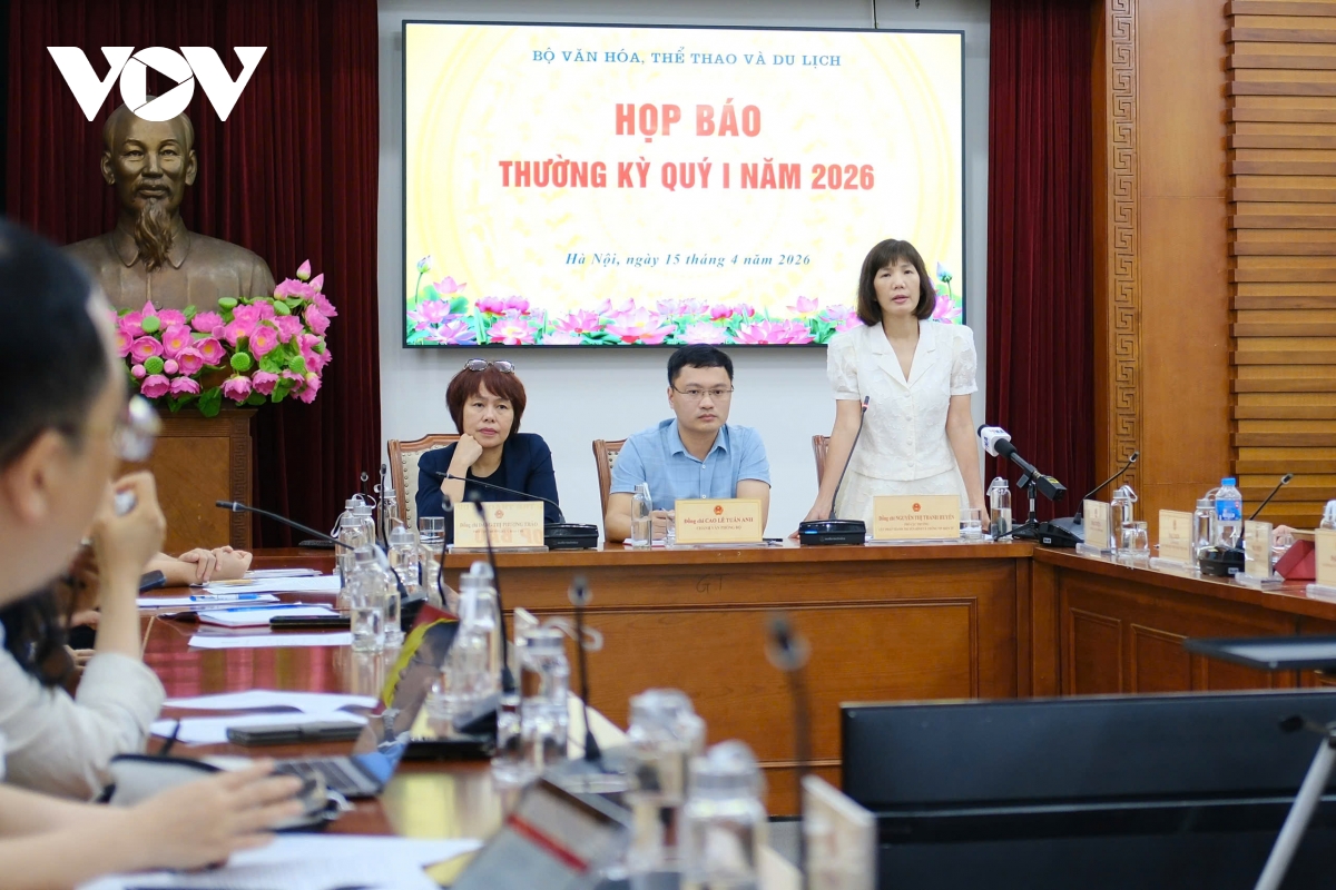 dung ai gia mao nghe si quang cao co the bi phat toi 80 trieu dong hinh anh 1