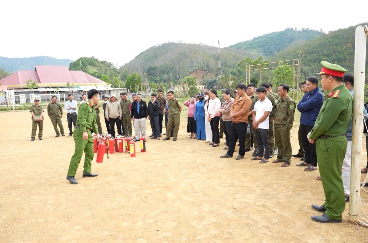 nang nong, bep cui va noi lo chay nha o vung cao Da nang hinh anh 4