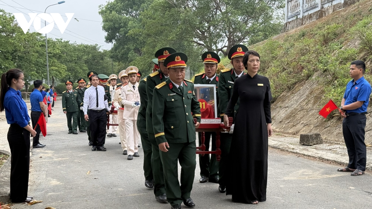 quang tri truy dieu va an tang 8 hai cot liet si tai nghia trang liet si khe sanh hinh anh 3