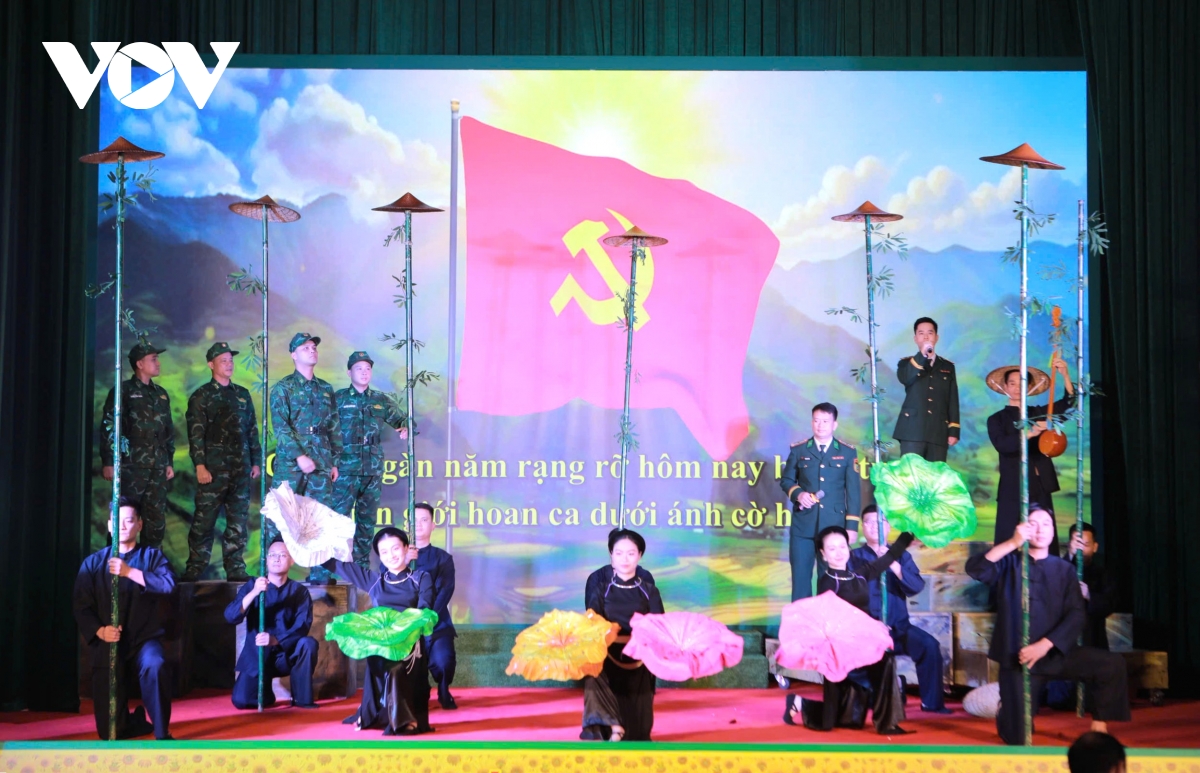 ngon ngu dan toc thieu so cau noi vung ben o bien gioi lang son hinh anh 2