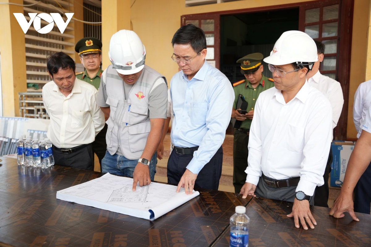 hue day nhanh tien do cac du an truong hoc lien cap tai vung bien gioi hinh anh 2