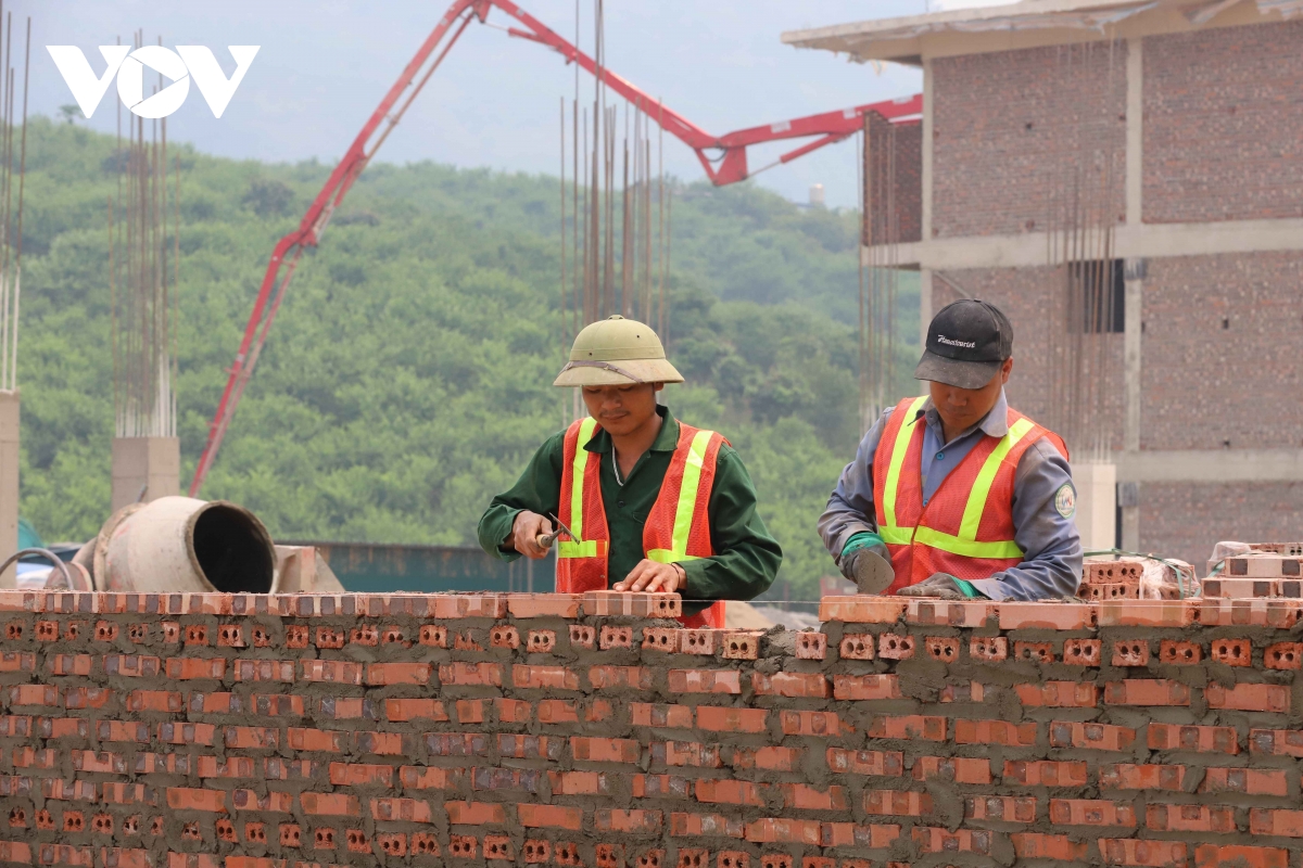 chien dich 100 ngay dem - nhung ngoi truong o vung bien son la dan hien huu hinh anh 6