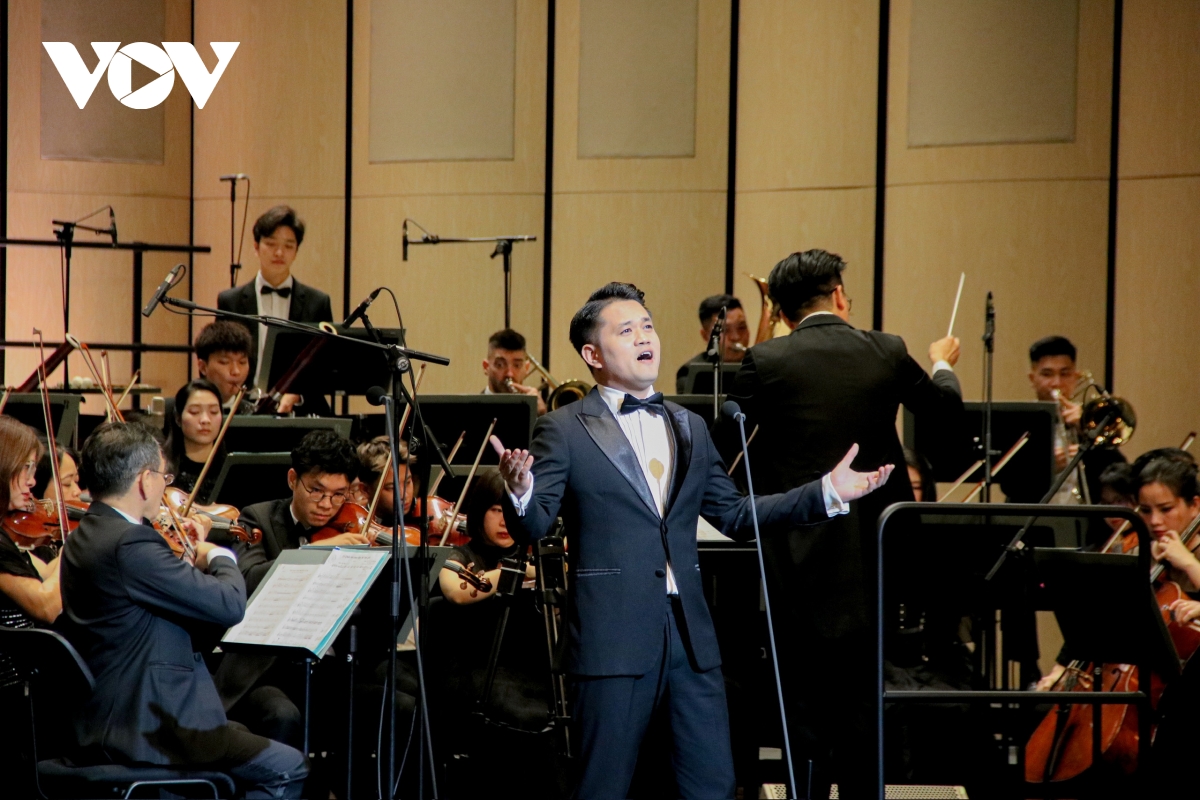  to quoc trong tim ban hoa ca xuc dong ve tinh yeu dat nuoc hinh anh 15