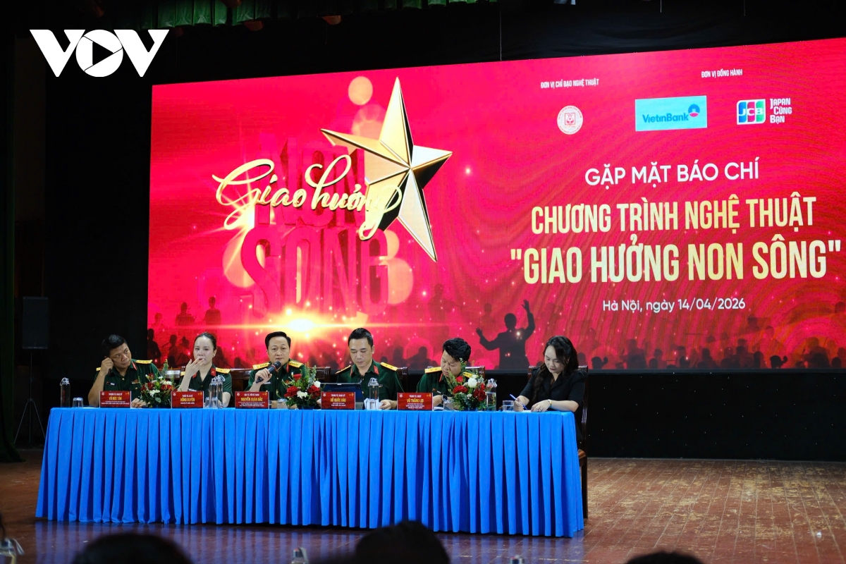 lan hiem hoi dan nhac giao huong bieu dien ngoai troi quy mo lon tai viet nam hinh anh 1