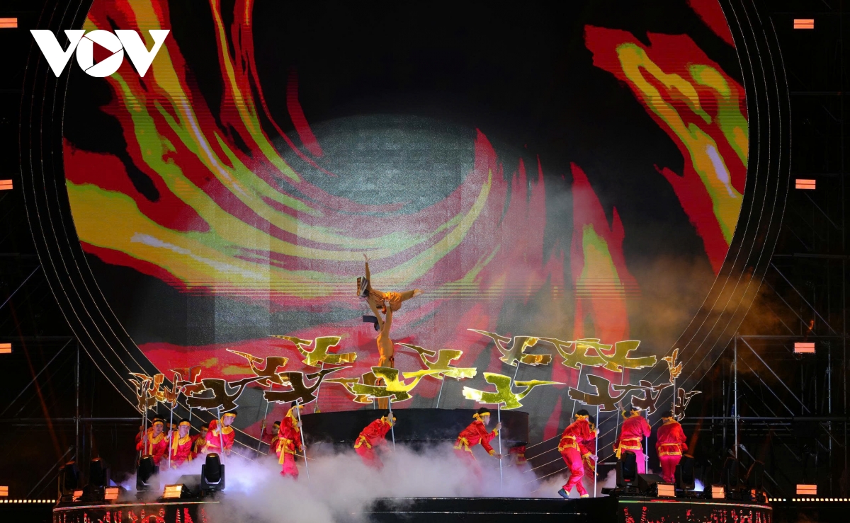 hang nghin khan gia doi mua xem concert quoc gia Am vang to quoc hinh anh 18