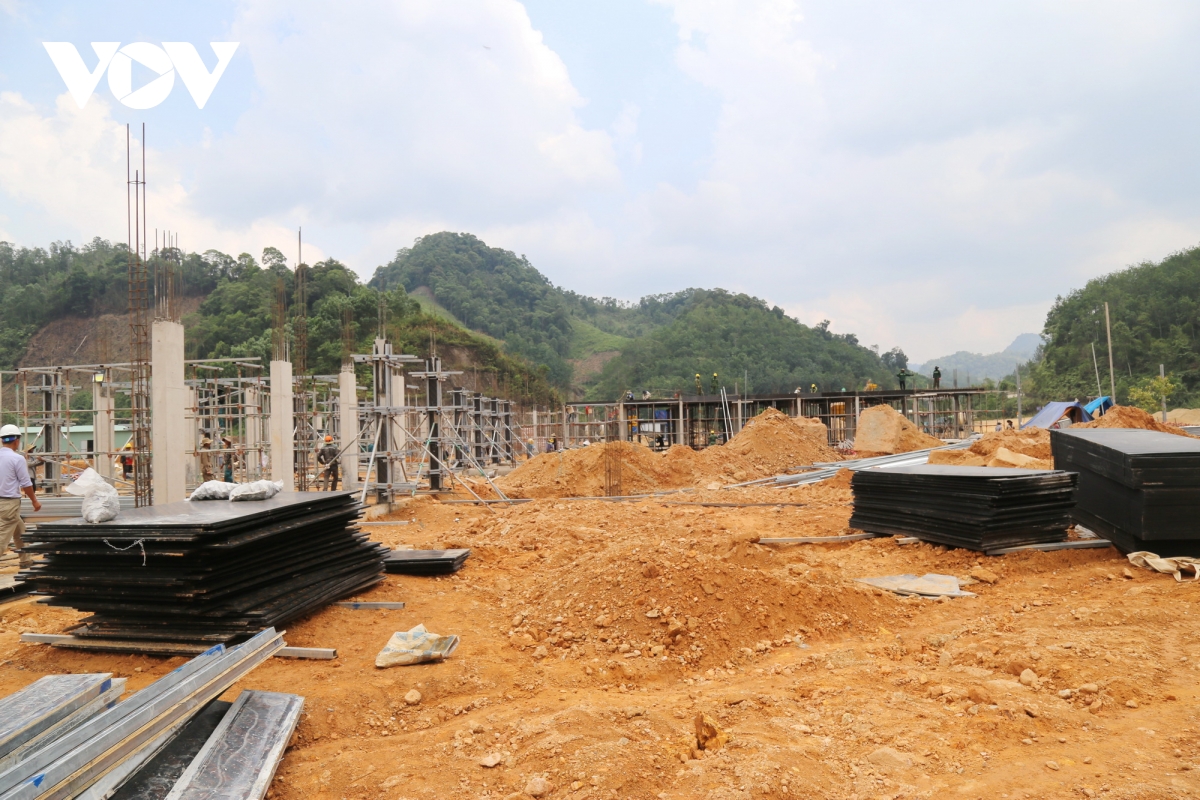 6 truong bien gioi o Da nang chi dinh thau, trai tham van cham tien do hinh anh 5