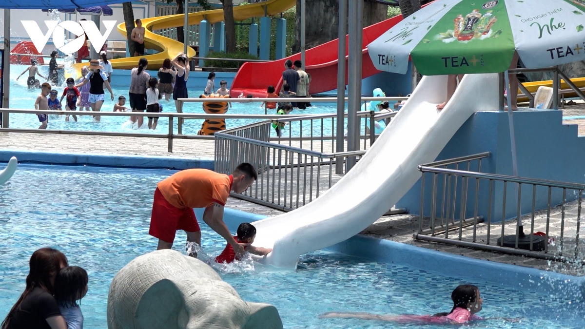 nghi le 30 4 - 1 5, nhieu nguoi o ha noi chon du lich noi do hinh anh 7