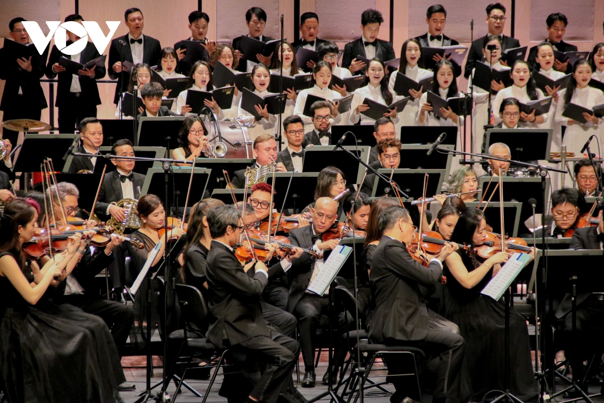  to quoc trong tim ban hoa ca xuc dong ve tinh yeu dat nuoc hinh anh 11