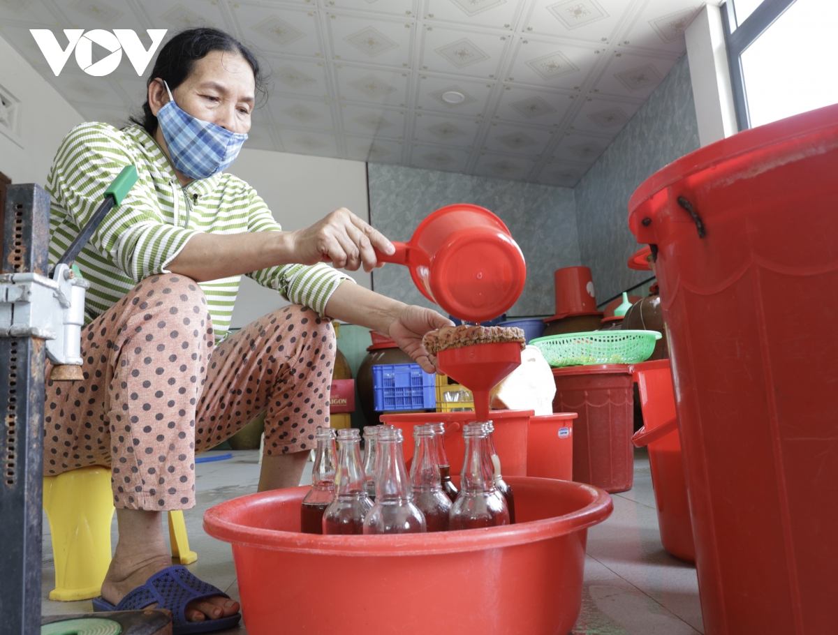 Làng chài Long Thuỷ 300 năm gìn giữ hương vị nước mắm truyền thống