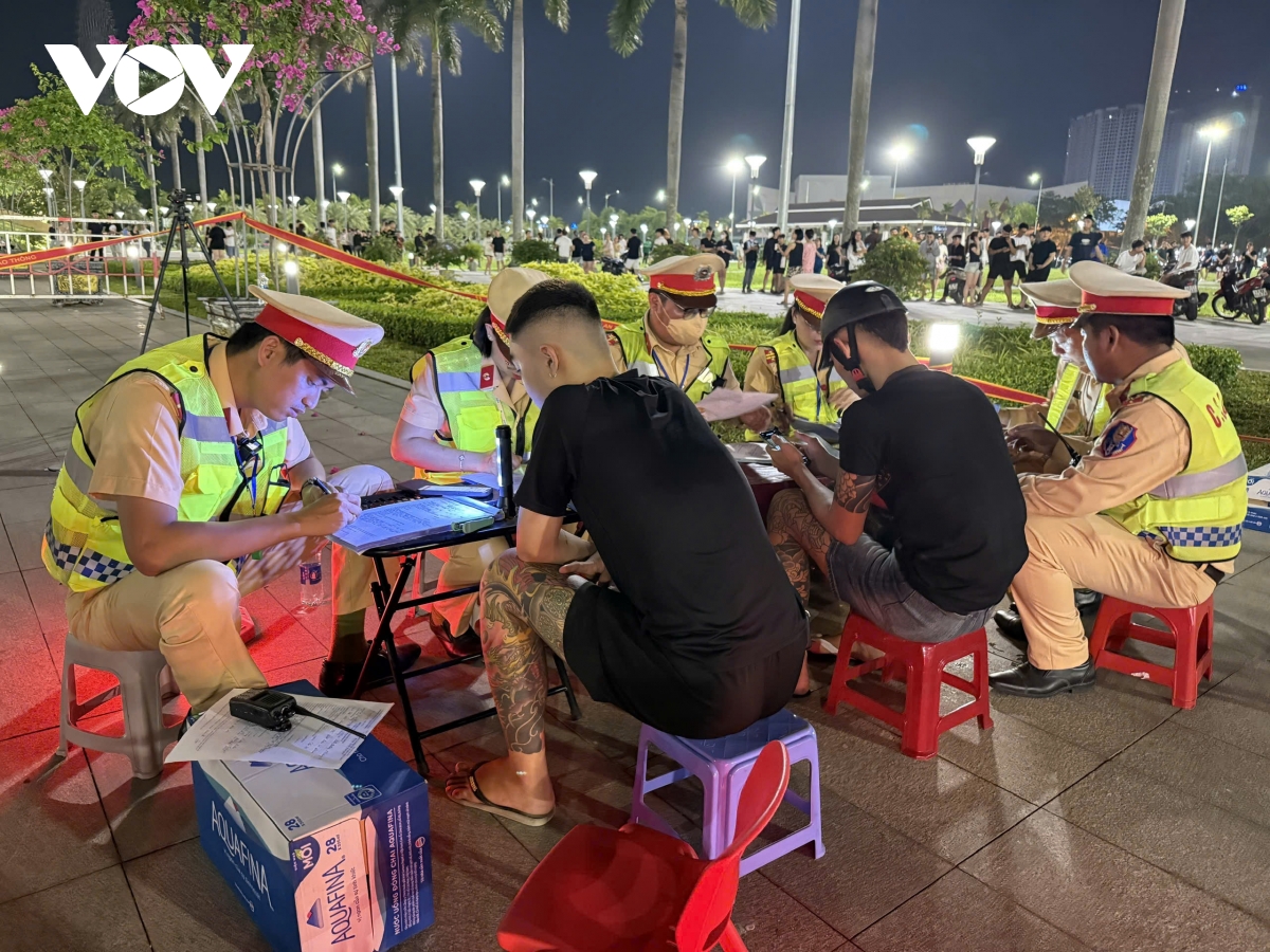 Da nang xu ly hang ngan truong hop thanh thieu nien vi pham tren duong pho hinh anh 5