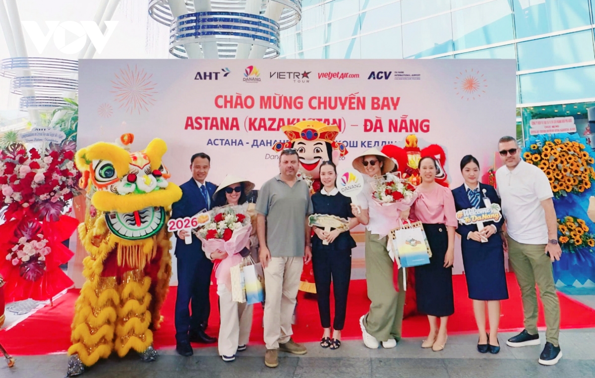 da nang welcomes first kazakhstan charter flight, boosts russia cis tourism picture 1