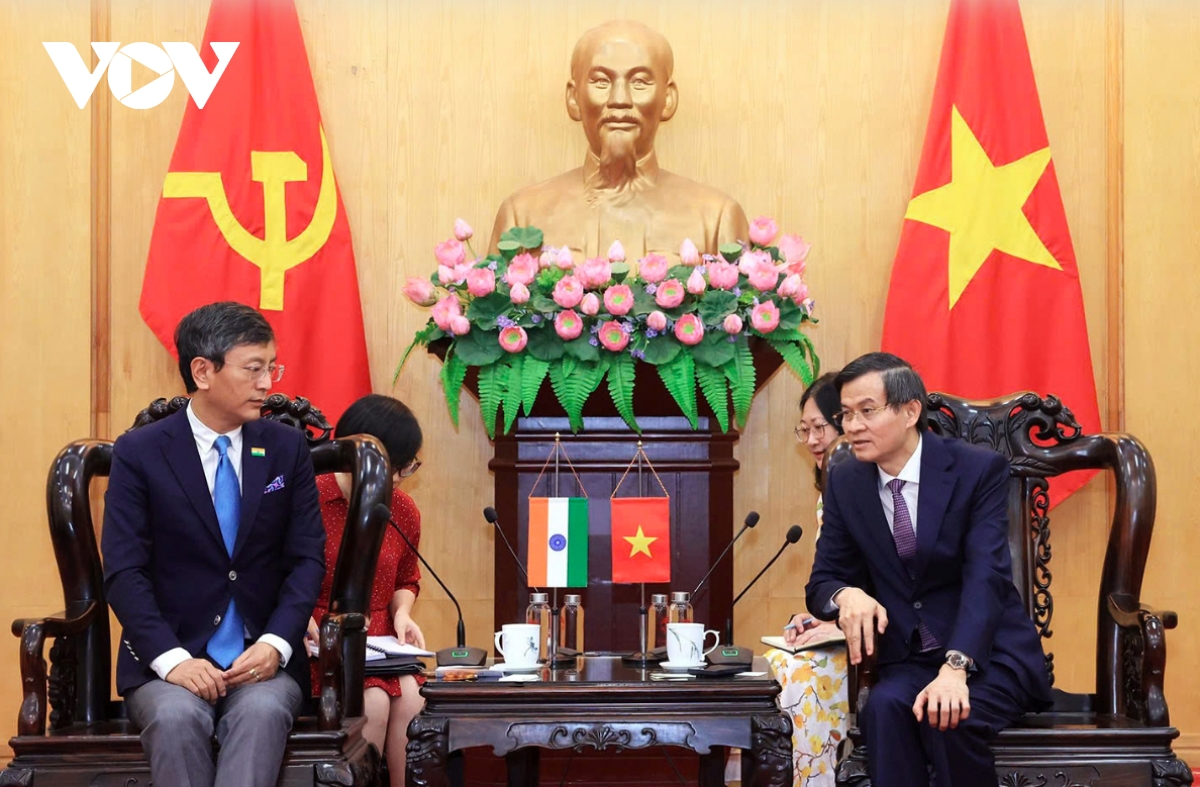 vietnam seeks deeper cooperation with australia, india in training, green transition picture 2