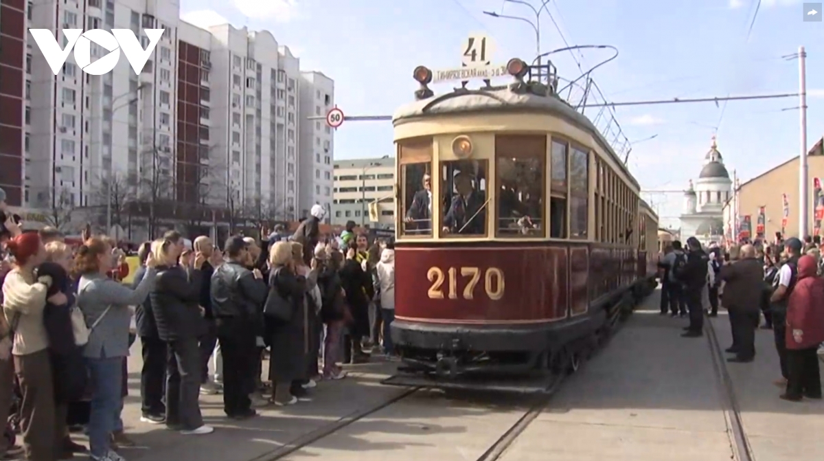moscow dieu hanh va trien lam xe co, ky niem 127 nam mang luoi tau dien co hinh anh 2