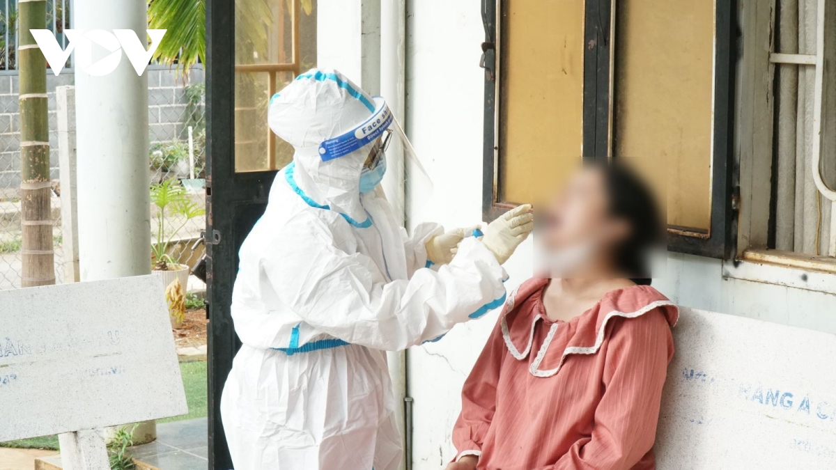 chau be 2 tuoi tai Dak lak tu vong do nhiem nao mo cau, khan truong phong dich hinh anh 1