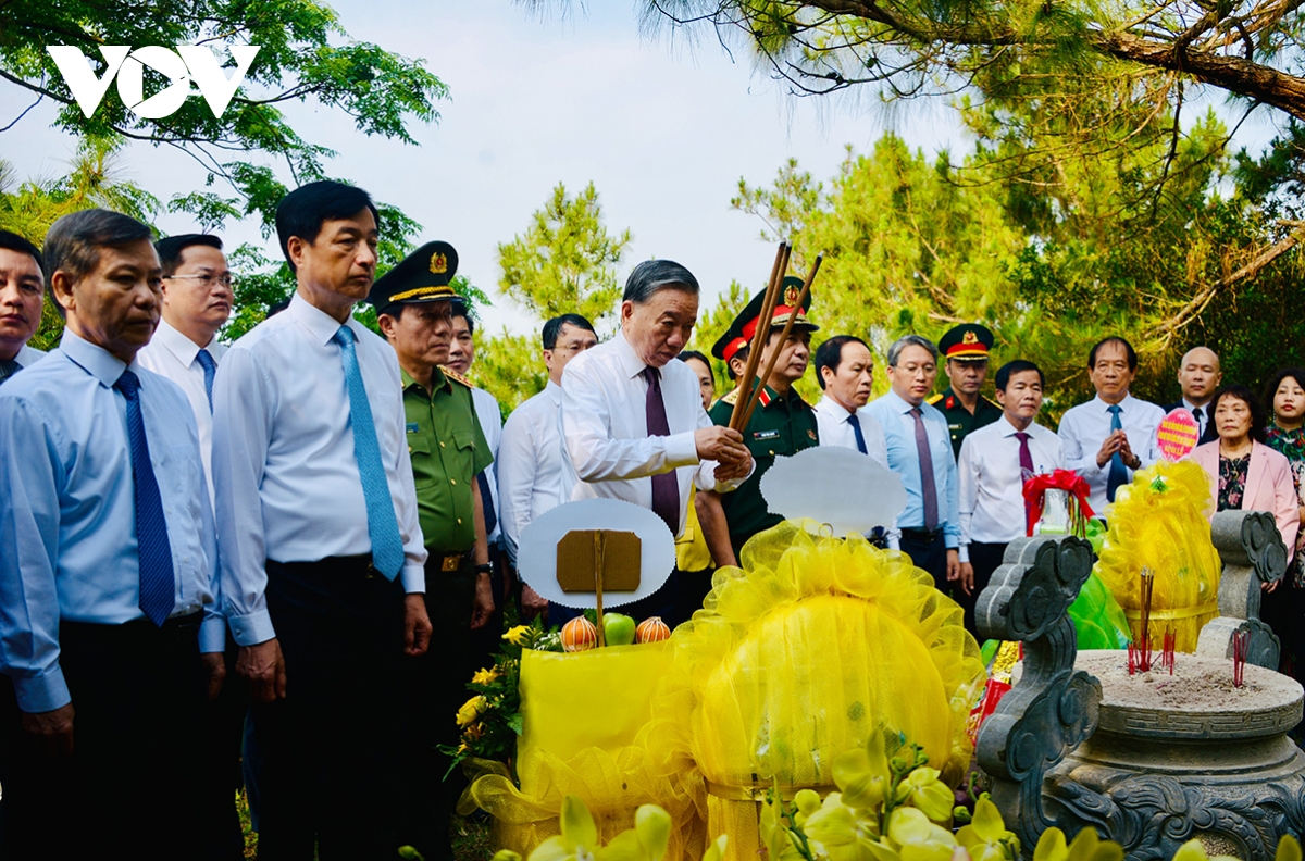 top leader honours general vo nguyen giap, fallen soldiers in quang tri picture 1